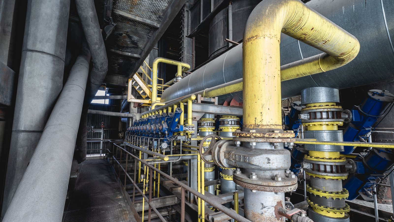 A photograph illustrating industrial valves pipes.