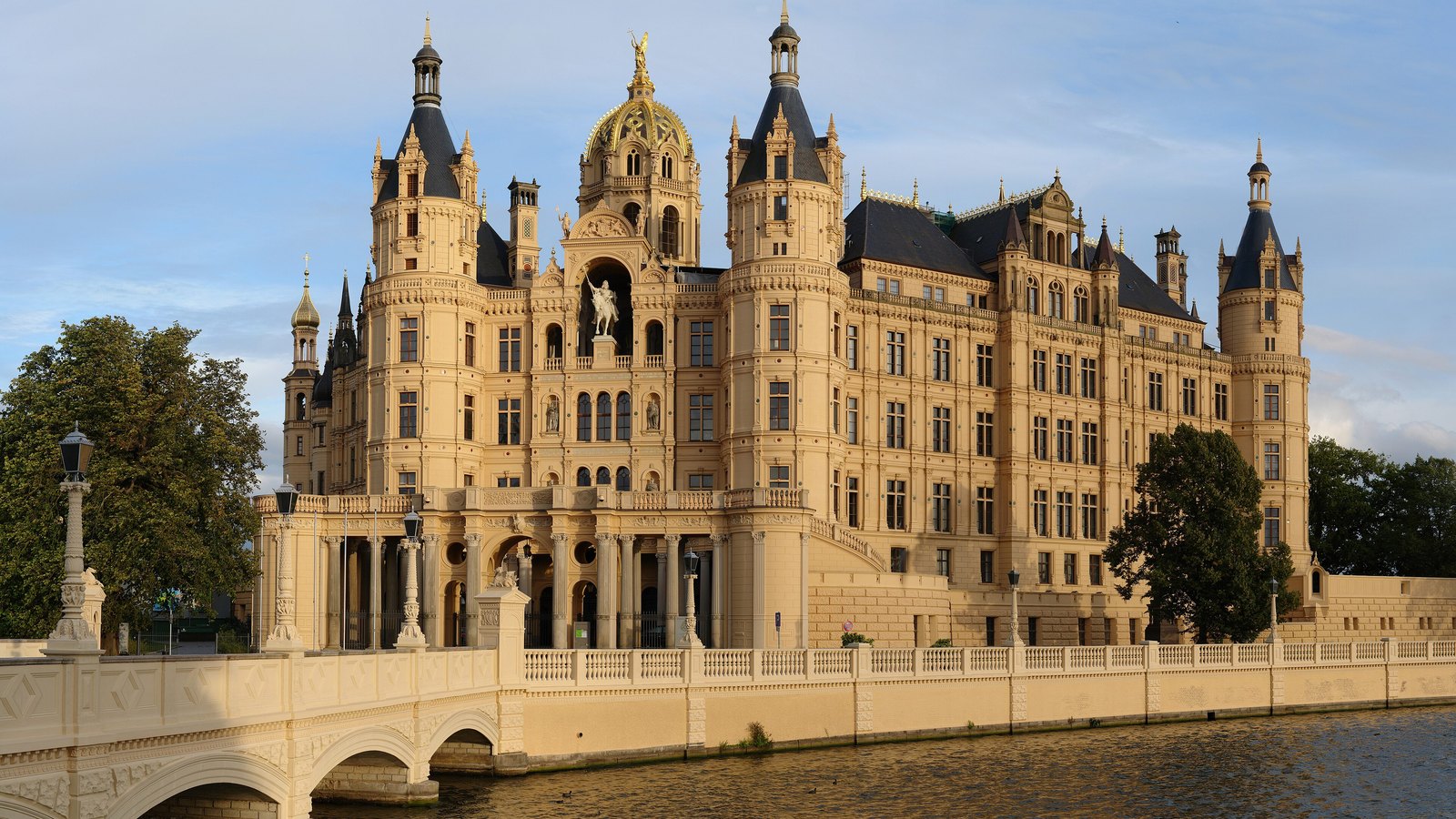 Schwerin Castle, home of the Mecklenburg-Vorpommern state parliament, seen across the water.