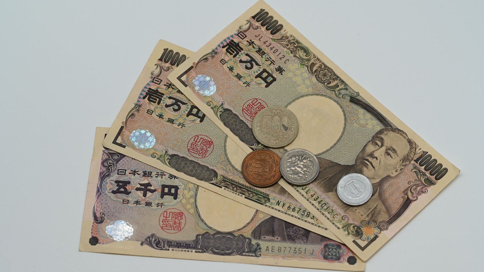 A photograph illustrating japanese yen coins macro.