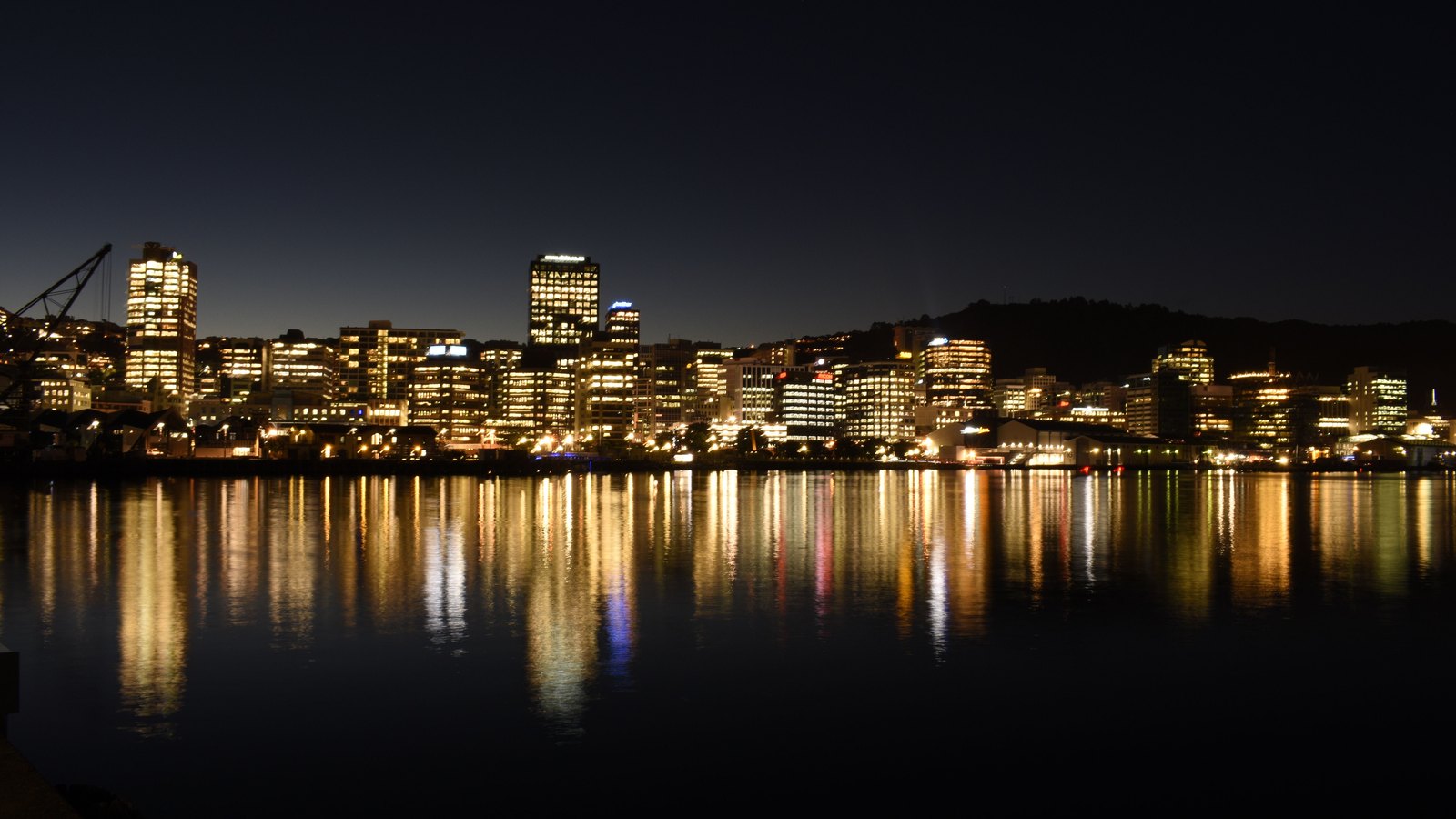 A photograph illustrating wellington harbour.