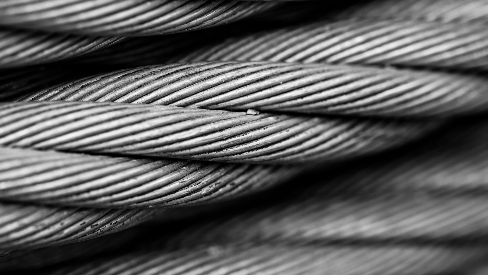 A photograph illustrating steel wire rope macro.