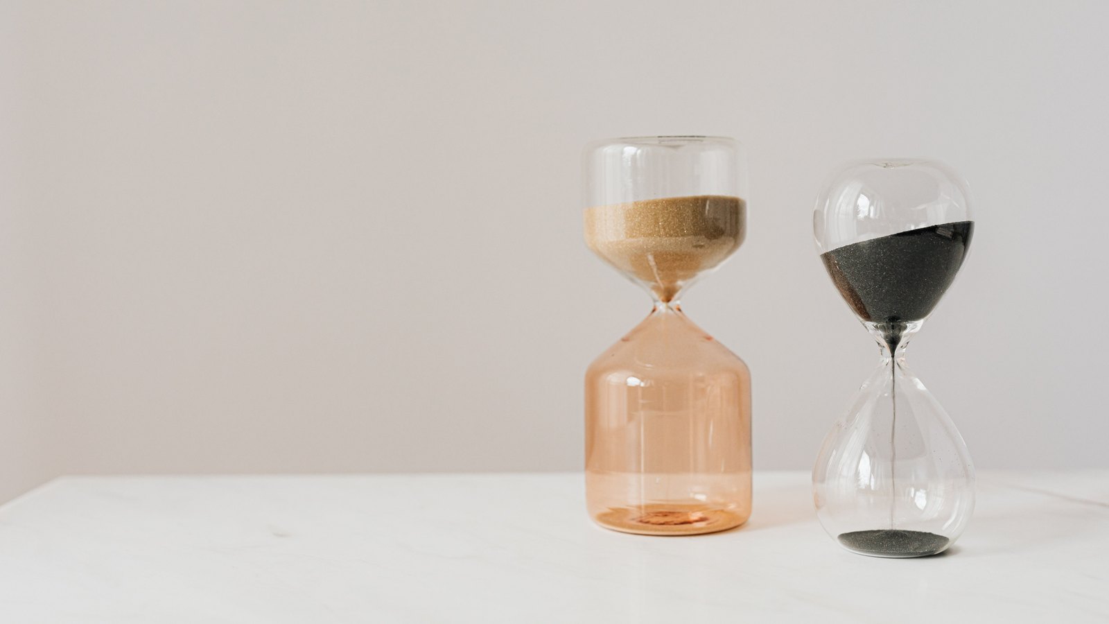 A photograph illustrating hourglass sand closeup.